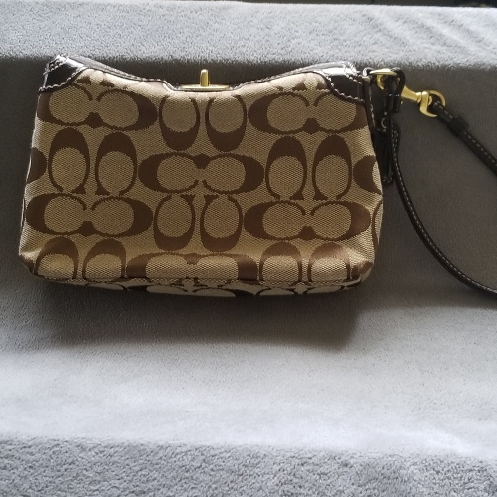 Wristlet